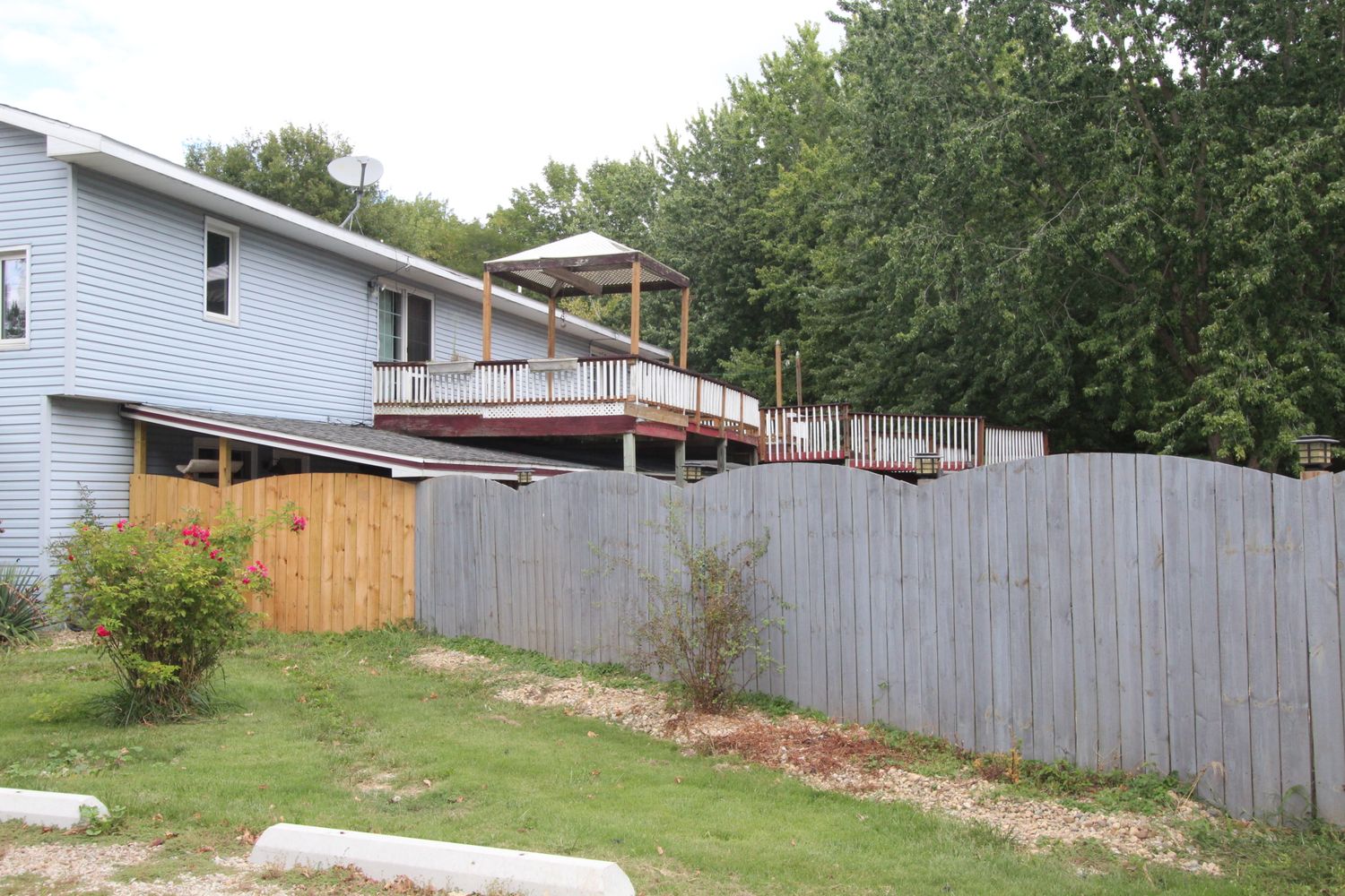 6040 Lerna Rd, Mattoon, IL 61938